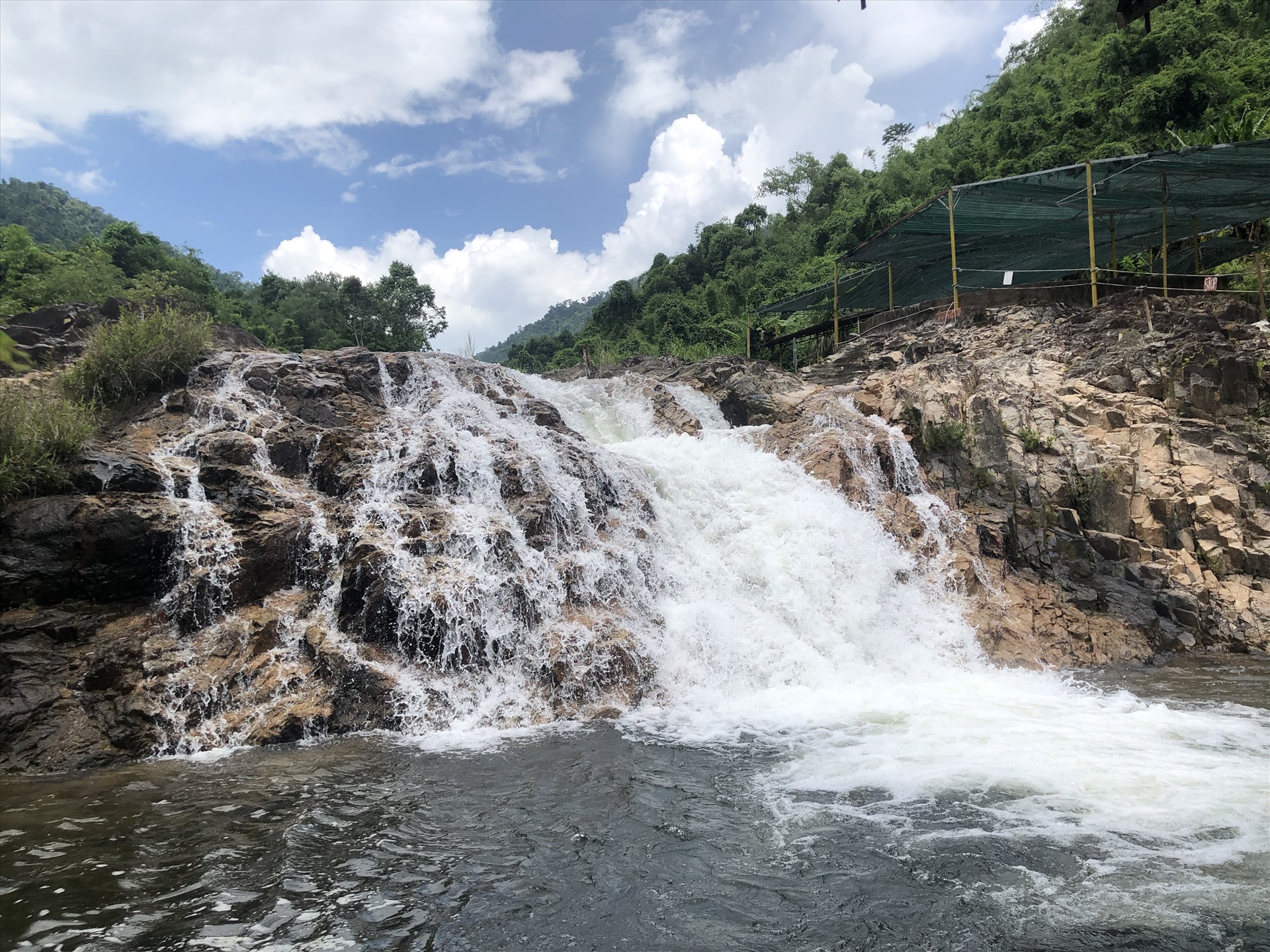 Về với thiên nhiên nơi thác trời Yang Bay