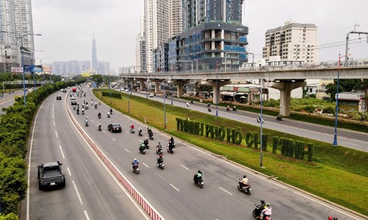Một đoạn Xa lộ Hà Nội đổi tên thành đường Võ Nguyên Giáp.  Ảnh: Anh Tú