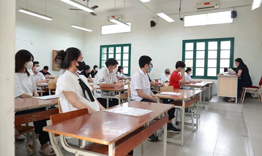 Học sinh tham dự kì thi lớp 10 THPT công lập tại Hà Nội năm 2023. Ảnh: Hải Nguyễn