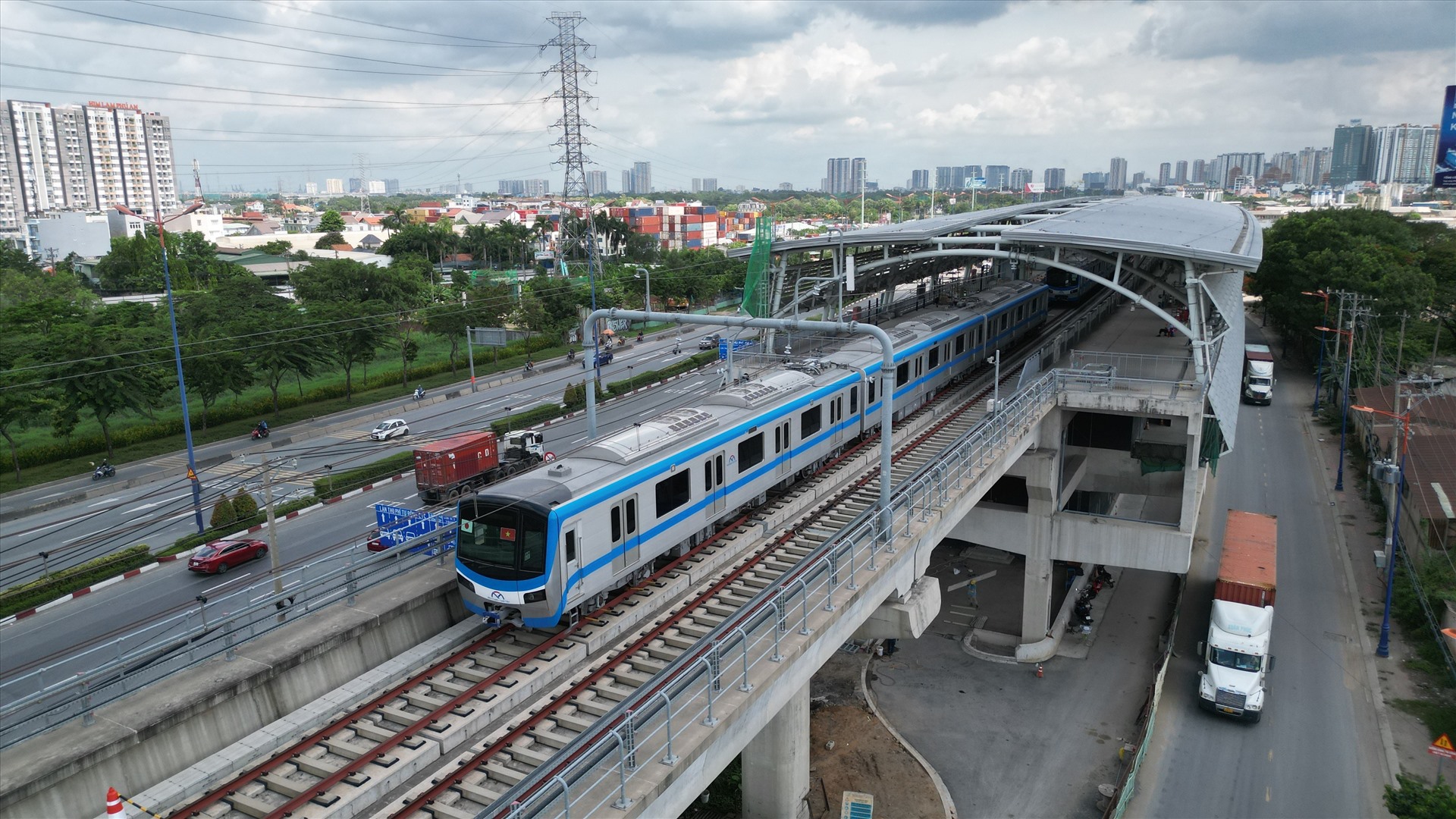 Tuyến Metro số 1 (Bến Thành - Suối Tiên) dự kiến hoàn thành trong năm nay và khai thác thương mại đầu năm 2024.