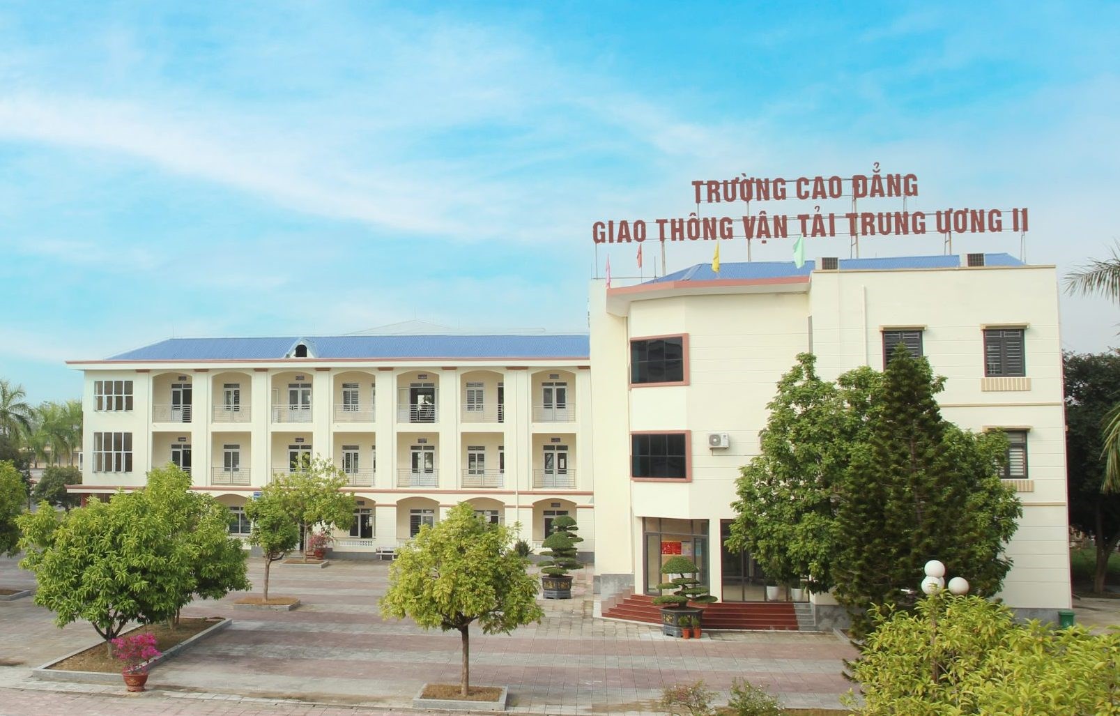 Giám đốc và nhân viên Trung tâm đào tạo sát hạch lái xe ở Hải Phòng đã chiếm đoạt hơn 22 tỉ đồng của các học viên. Ảnh: CA Hải Phòng