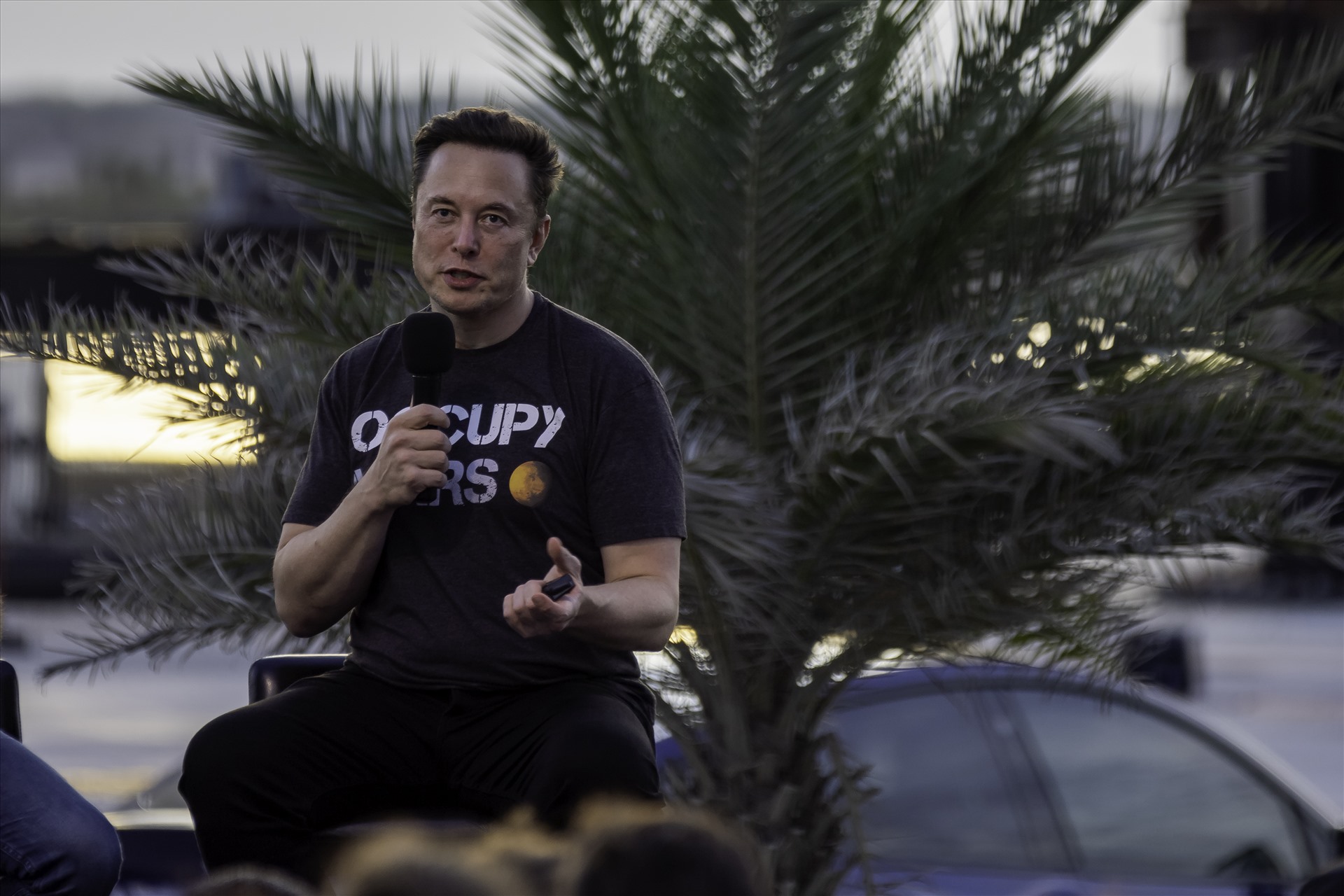 Tỉ phú Elon Musk cho biết, công ty sẽ chuyển toàn bộ doanh thu đăng ký dịch vụ cho người sáng tạo trong năm đầu tiên, không bao gồm chi phí cổng thanh toán. Ảnh: AFP