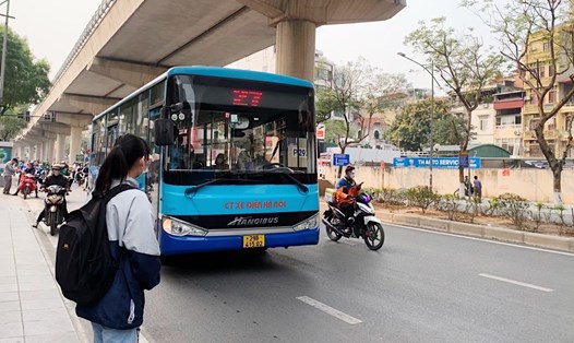 Hà Nội đặt mục tiêu tiếp tục nâng cao chất lượng dịch vụ xe buýt. Ảnh: Phạm Đông