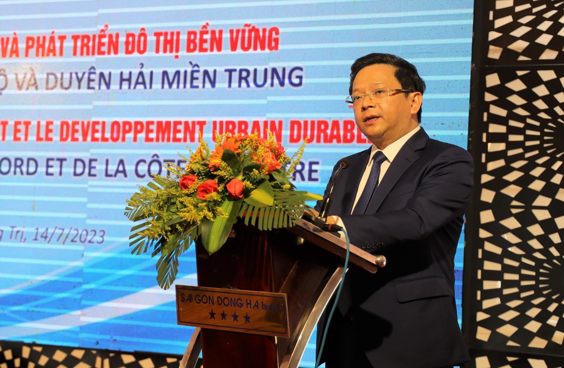 Ông Nguyễn Đức Hiển, Phó Trưởng Ban Kinh tế Trung ương chỉ ra những thách thức của Vùng bắc Trung Bộ và duyên hải miền Trung. Ảnh Thành Trung