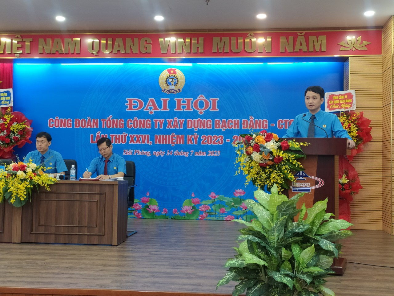 Ông Đỗ Văn Quảng – Phó Chủ tịch Công đoàn Xây dựng Việt Nam - phát biểu chỉ đạo đại hội. Ảnh: CĐXDVN