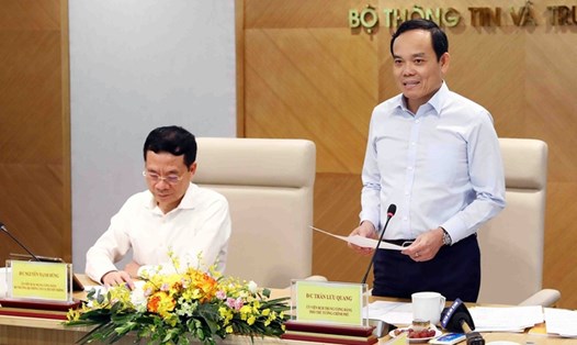 Phó Thủ tướng Trần Lưu Quang làm việc với Bộ Thông tin và Truyền thông. Ảnh: VGP