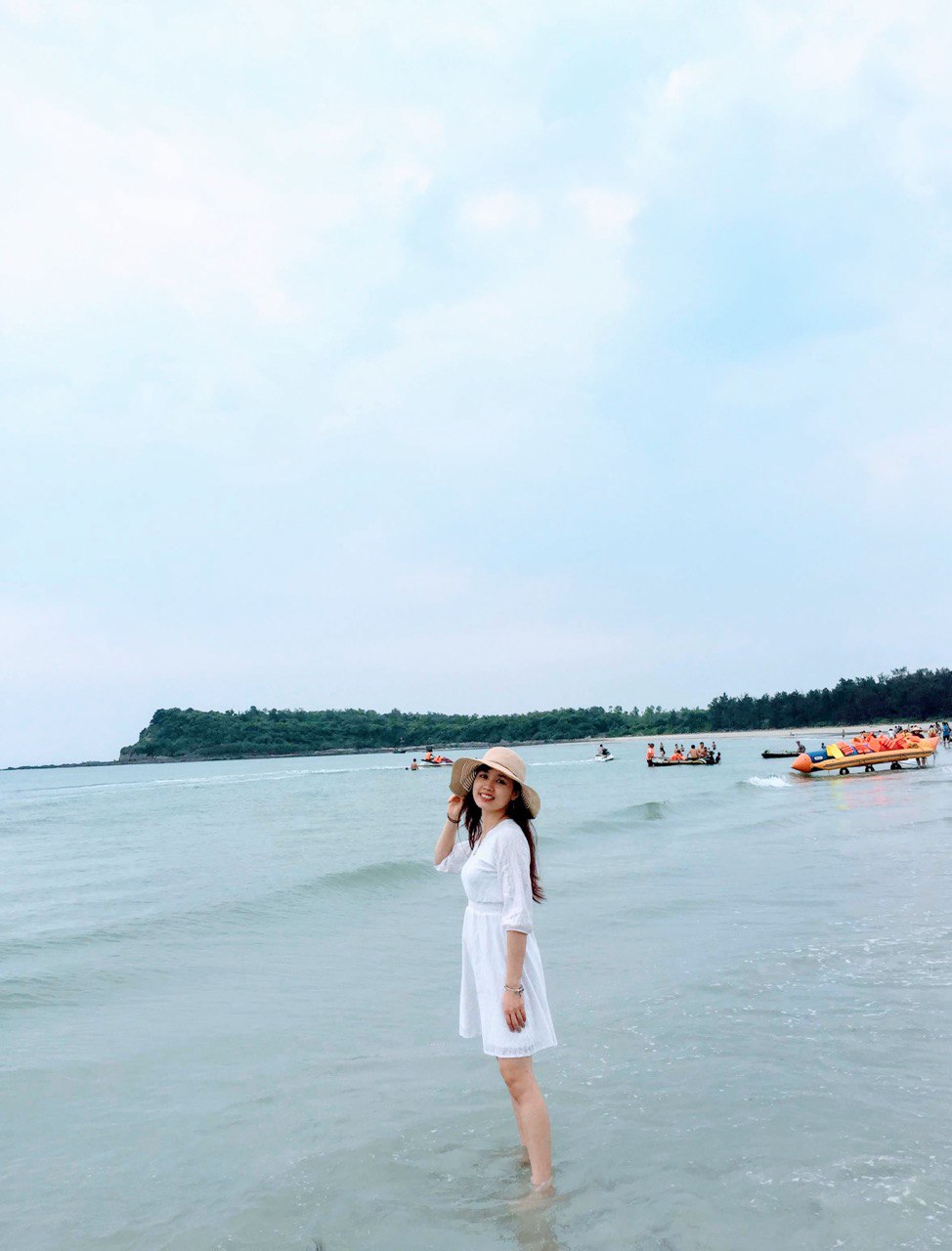 Minh Châu là bãi biển đẹp nhất ở đảo Quan Lạn.