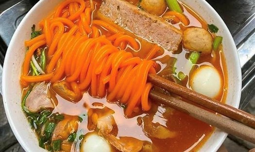 Quán bún đỏ ở Hà Nội.