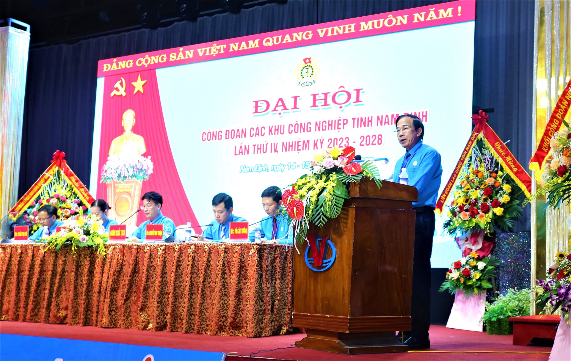 Ông Ngô Chí Thục - Phó Chủ tịch Liên đoàn Lao động tỉnh Nam Định phát biểu tại đại hội. Ảnh: Vũ Hương