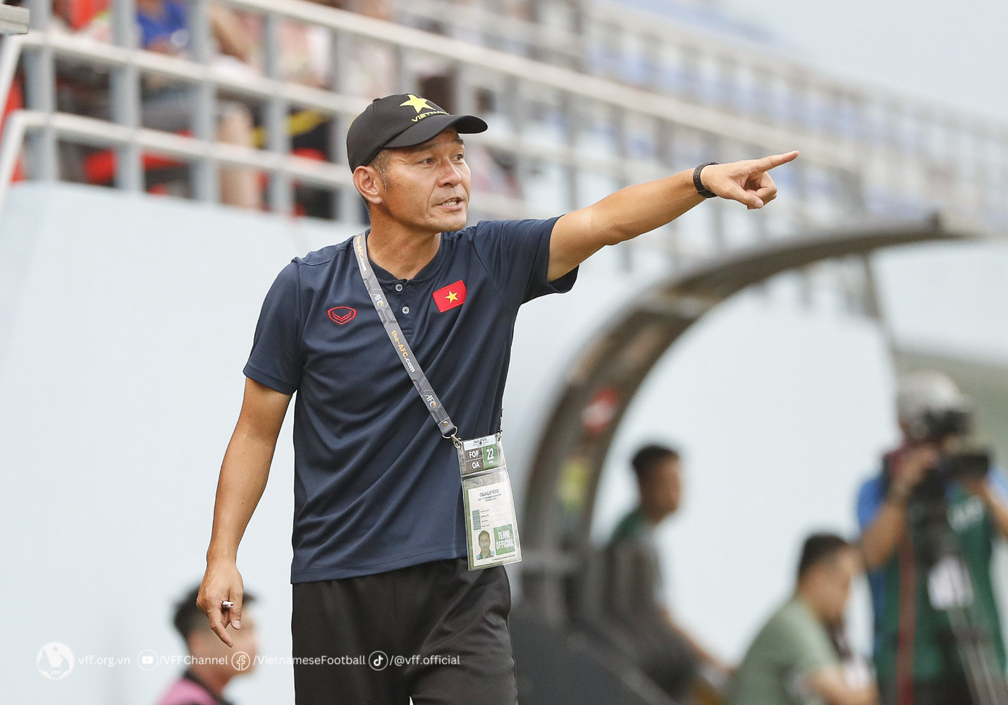 Huấn luyện viên Akira Ijiri 