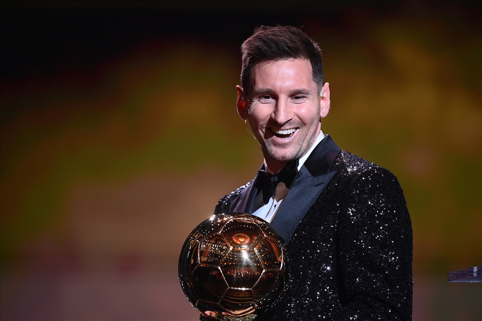 Messi đoạt Quả bóng Vàng 2021. Ảnh: AFP 