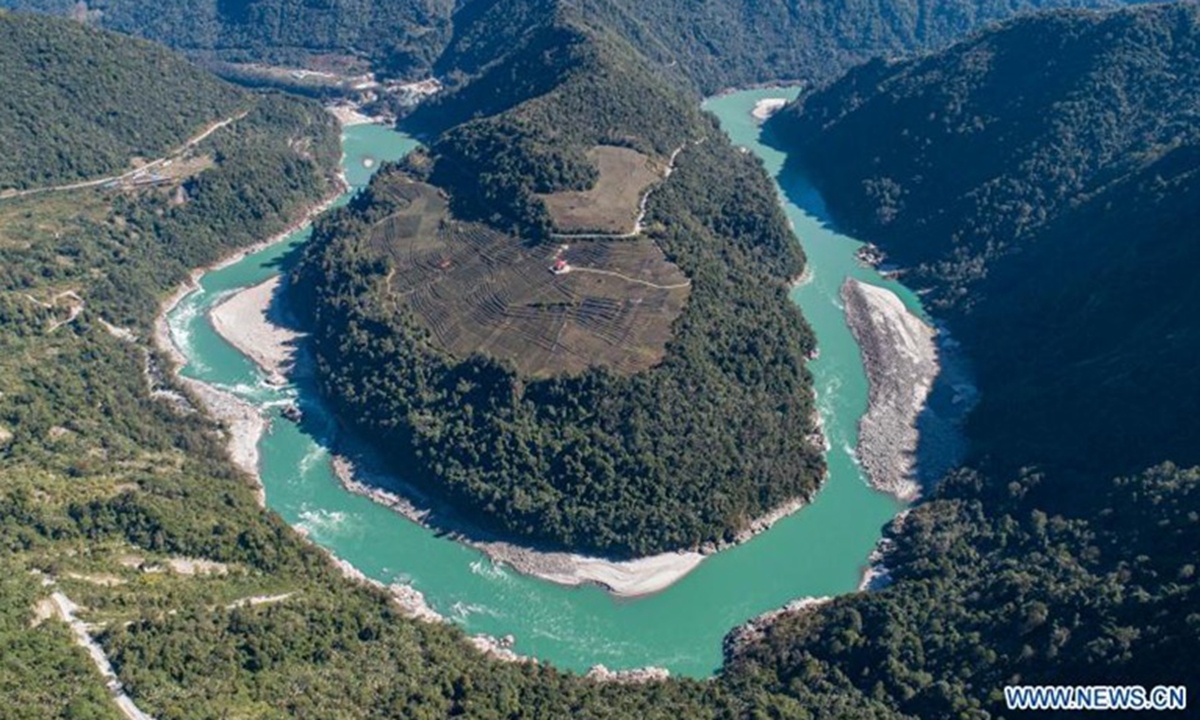 Sông Yarlung Tsangpo ở Tây Tạng là nơi Trung Quốc xây siêu đập thủy điện. Ảnh: Xinhua