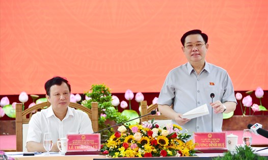 Chủ tịch Quốc hội Vương Đình Huệ phát biểu kết luận tại buổi làm việc. Ảnh: Ngọc Minh.