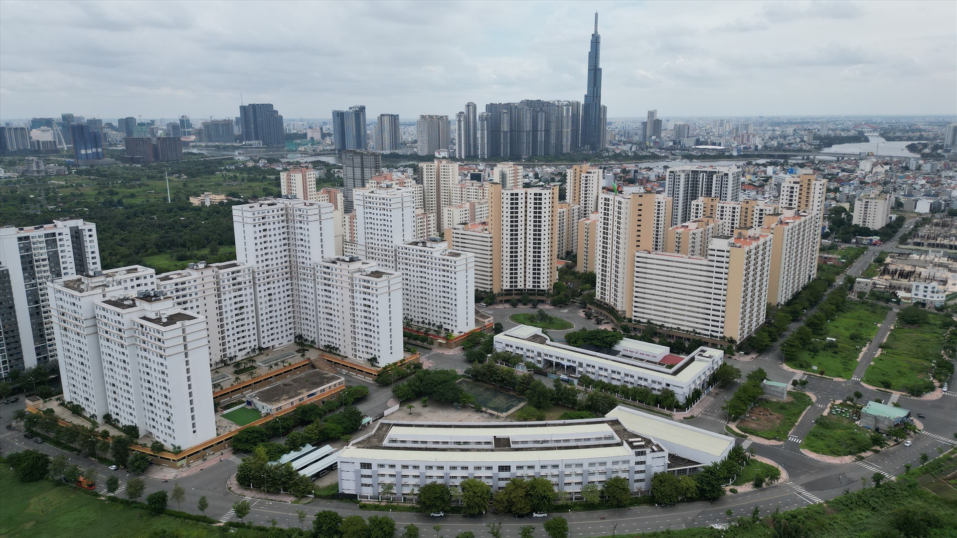 Đây là số căn hộ tái định cư thuộc khu 38,4 ha phường Bình Khánh (TP.Thủ Đức, TP.HCM), nằm trong chương trình 12.500 căn hộ tái định cư Thủ Thiêm đã hoàn thành từ năm 2015. 