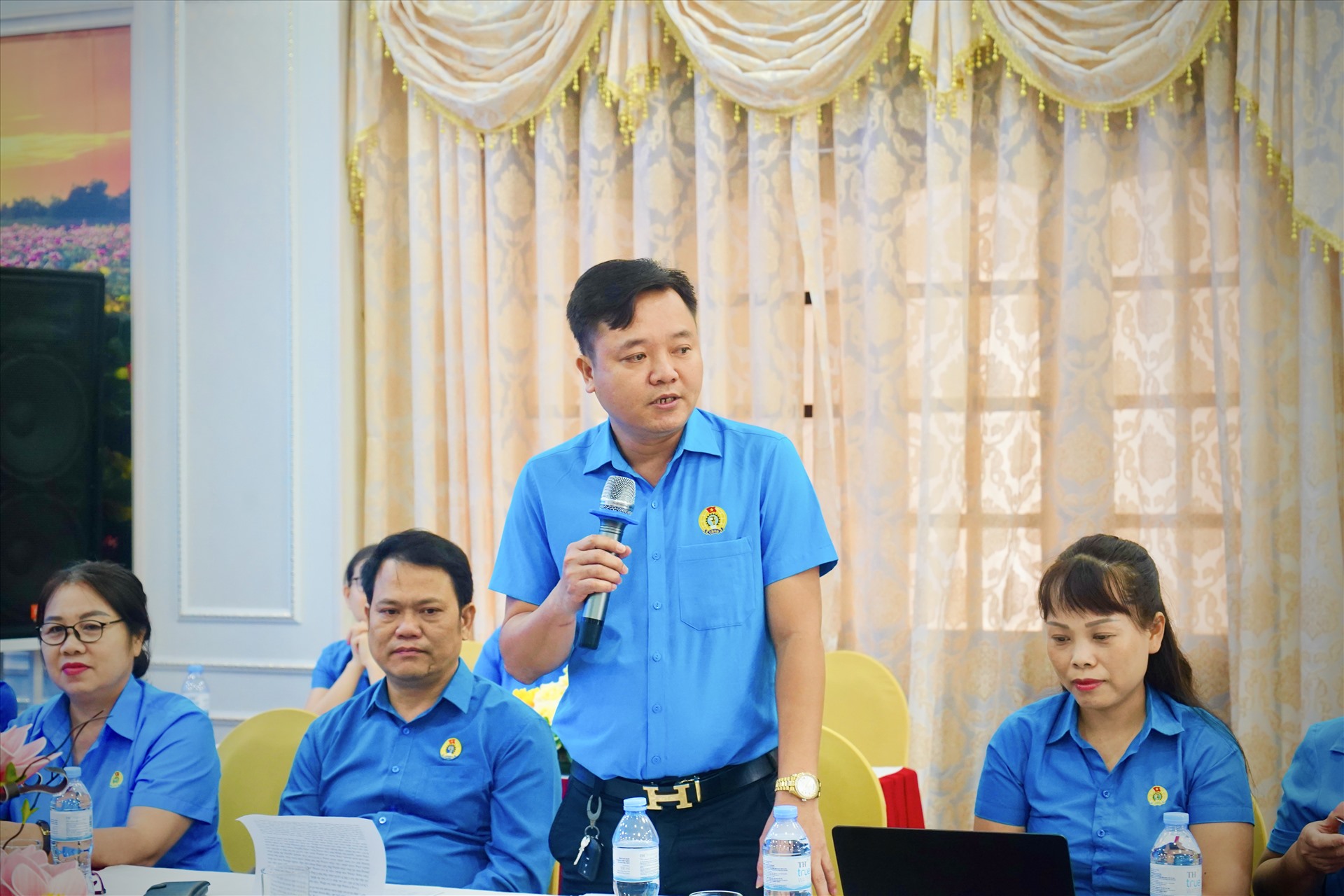 Ông Phạm Thanh Tùng - Chủ tịch Công đoàn Ngành Công Thương Nghệ An phát biểu tại hội nghị. Ảnh: Quỳnh Trang