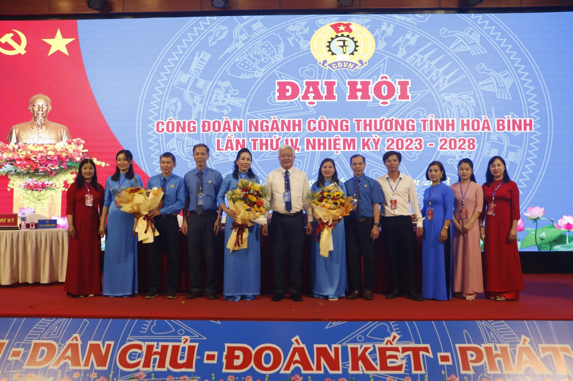 Bà Bùi Thu Hà tái đắc cử chức Chủ tịch Công đoàn Công Thương Hòa Bình