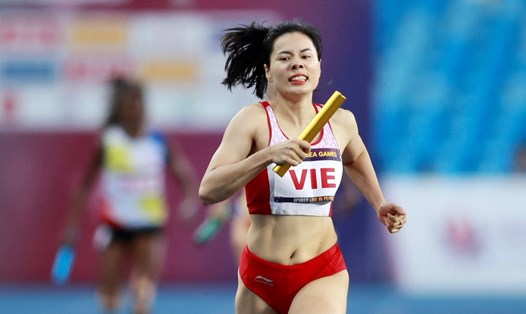 Vận động viên Nguyễn Thị Huyền nằm trong  tổ chạy tiếp sức 4x400 m nữ. Ảnh: Thanh Vũ  