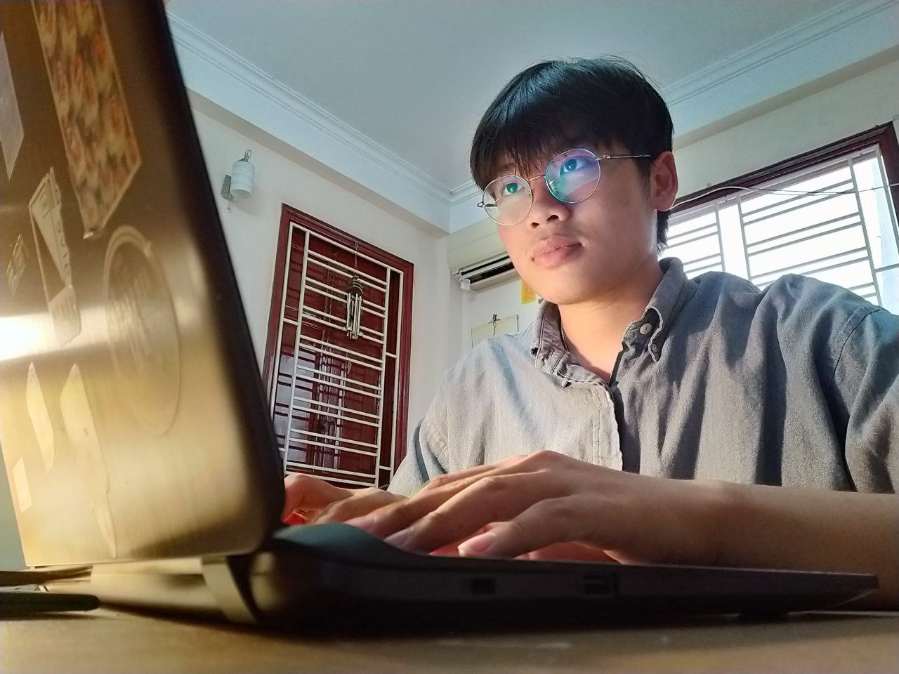 Anh Long cho rằng, viết đơn xin việc là hạ thấp vị trí người lao động. Ảnh: Minh Hồng.