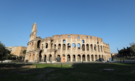 Đấu trường Colosseum ở thủ đô Rome (Italia) từng hứng chịu đợt nắng nóng kỷ lục vào 2020. Ảnh: Xinhua