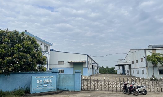 Dù lãnh đạo UBND tỉnh Vĩnh Phúc đã quyết liệt chỉ đạo thúc giục Công ty TNHH SY VINA (xã Hoàng Đan, huyện Tam Dương), nhưng đến nay doanh nghiệp vẫn chưa trả nợ BHXH cho công nhân. Ảnh: Khánh Linh