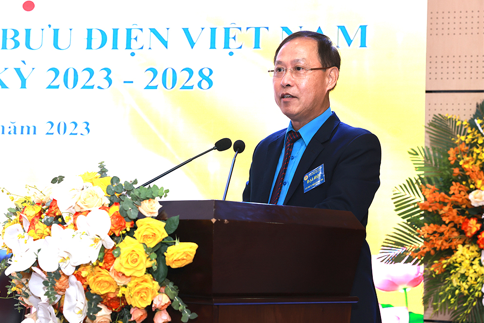  Đồng chí Chu Văn Bình, Chủ tịch Công đoàn Thông tin và Truyền thông Việt Nam phát biểu tại Đại hội 