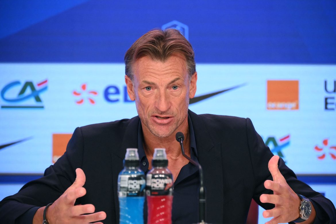 Với kinh nghiệm với các đội tuyển nam tại World Cup, huấn luyện viên Herve Renard được kì vọng sẽ giúp tuyển nữ Pháp làm nên lịch sử tại World Cup 2023. Ảnh: FFF