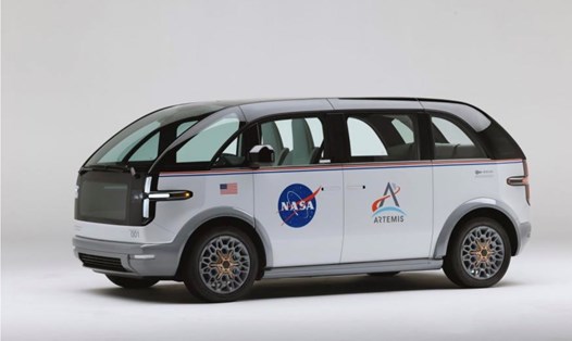 Xe điện được Canoo thiết kế riêng để chở phi hành gia của NASA. Ảnh: Canoo