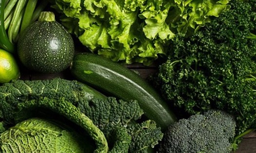 Ăn nhiều rau xanh là một trong những cách làm chậm quá trình da lão hoá hiệu quả. Ảnh: Phạm My