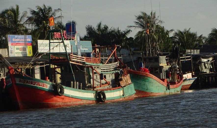 Ứng phó bão số 1, tỉnh Cà Mau đề nghị các phương tiện đánh bắt thủy sản gần vùng bão tìm nơi trú tránh an toàn. Ảnh: Nhật Hồ