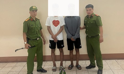 Hai đối tượng thanh thiếu niên bị Đội Cảnh sát 113, Công an tỉnh Quảng Ninh bắt giữ. Ảnh: Công an Quảng Ninh