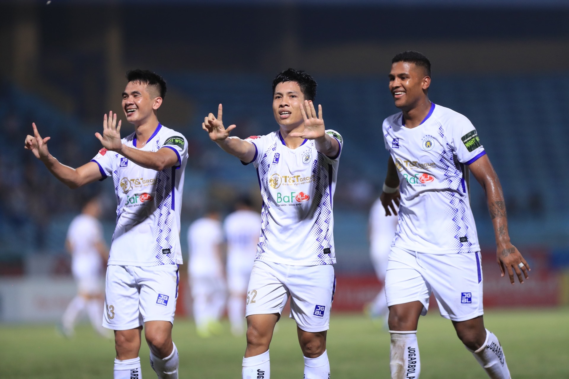 Hà Nội FC có bàn thắng thứ 4 ở cuối hiệp 2. Ảnh: Minh Dân
