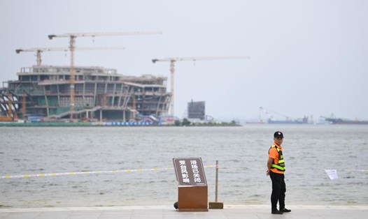 Trung Quốc đã sẵn sàng ứng phó với bão số 1 Talim. Ảnh: Bờ biển tỉnh Quảng Đông ngày 17.7.2023. Nguồn: Xinhua