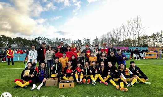 Cộng đồng người Việt Nam tại New Zealand giao lưu với tuyển nữ Việt Nam trước thềm World Cup 2023. Ảnh: VFF