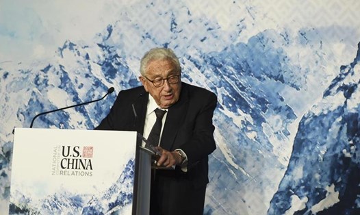 Cựu Ngoại trưởng Mỹ Henry Kissinger trong một lần phát biểu về quan hệ Mỹ Trung. Ảnh: Xinhua