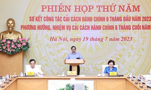 Thủ tướng Phạm Minh Chính chủ trì phiên họp thứ 5 của Ban Chỉ đạo nhằm sơ kết công tác 6 tháng đầu năm và xác định phương hướng, nhiệm vụ 6 tháng cuối năm 2023. Ảnh: VGP
