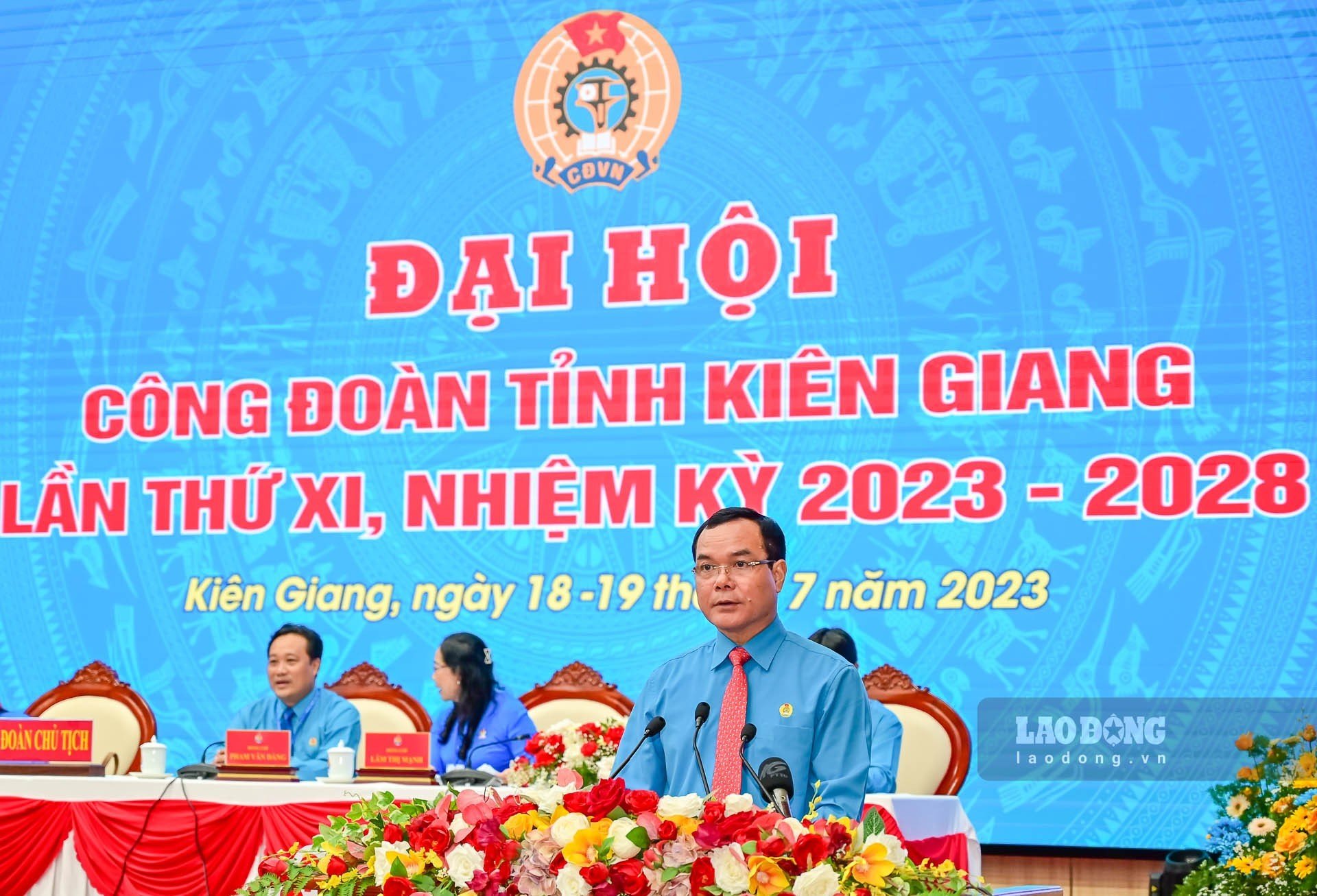 Chủ tịch Tổng LĐLĐVN Nguyễn Đình Khang phát biểu chỉ đạo Đại hội. Ảnh: Đạt Phan