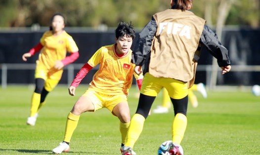 Tuyển nữ Việt Nam chuẩn bị cho trận ra quân ở World Cup nữ 2023. Ảnh: VFF