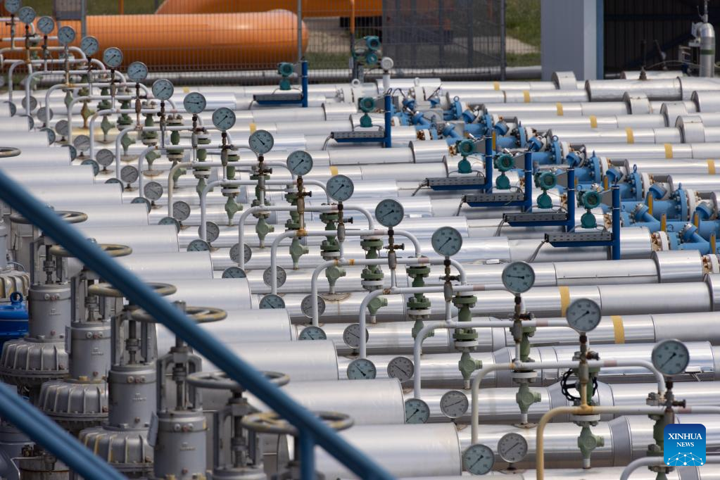 Các đường ống dẫn khí đốt tại một cơ sở dự trữ khí đốt ở làng Zsana, Hungary, ngày 20.5.2022. Ảnh: Xinhua