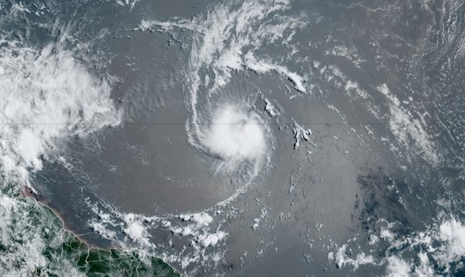 Ảnh vệ tinh bão Cindy ngày 23.6.2023 ở Đại Tây Dương. Ảnh: NASA