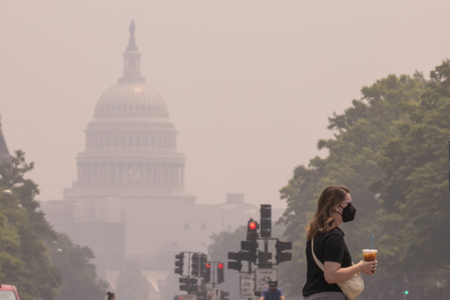 Thủ đô Washington D.C chìm trong khói mù ngày 29.6.2023. Ảnh: Xinhua