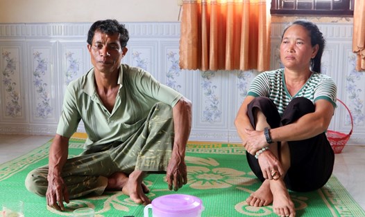 Nhiều người dân nơi đây mong muốn sẽ được các cấp chính quyền quan tâm thực hiện các chính sách như cấp sổ đỏ để cho người dân có quyền sở hữu, vay vốn ngân hàng phát triển kinh tế - xã hội. Ảnh: Phan Tuấn