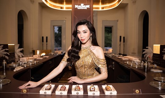 Đại sứ thương hiệu MAGNUM, Hoa hậu Nguyễn Thúc Thùy Tiên xuất hiện lộng lẫy tại sự kiện. Ảnh: DN cung cấp