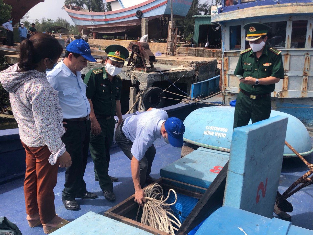 Số tàu cá có chiều dài trên 15 mét của tỉnh Quảng Ngãi đang hoạt động đã lắp đặt thiết bị giám sát hành trình đạt trên 99%. Ảnh: Ngọc Viên