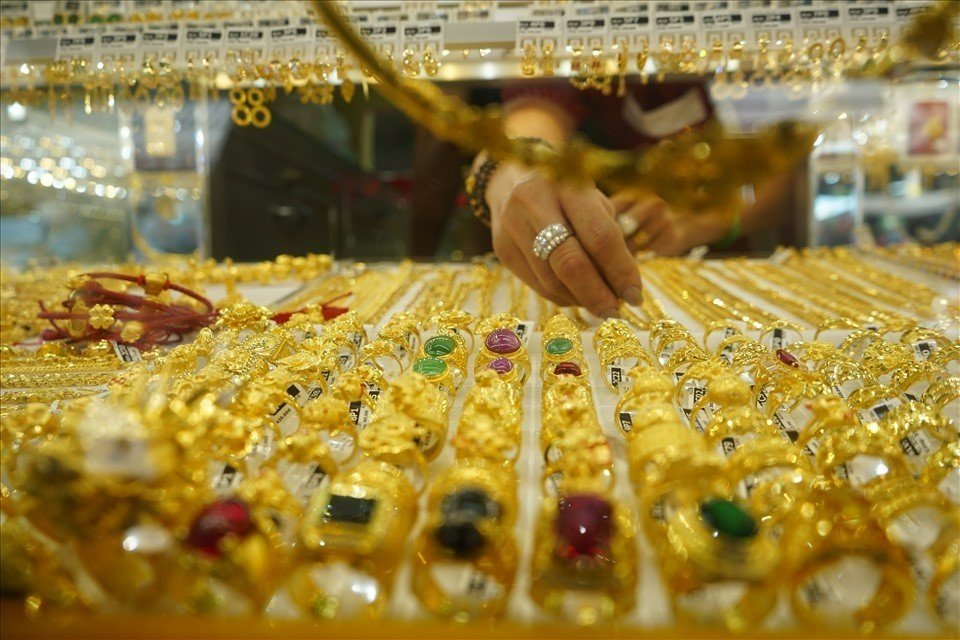 Kinh doanh trang sức vàng đang trở nên chậm hơn là tình hình chung ở các tiệm vàng. Ảnh: Anh Tú