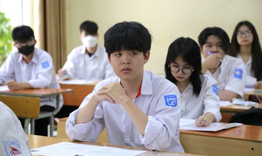 Đại học Bách khoa Hà Nội công bố điểm sàn xét tuyển bằng điểm thi tốt nghiệp THPT và kết quả thi đánh giá năng lực 2023. Ảnh: Minh Hà