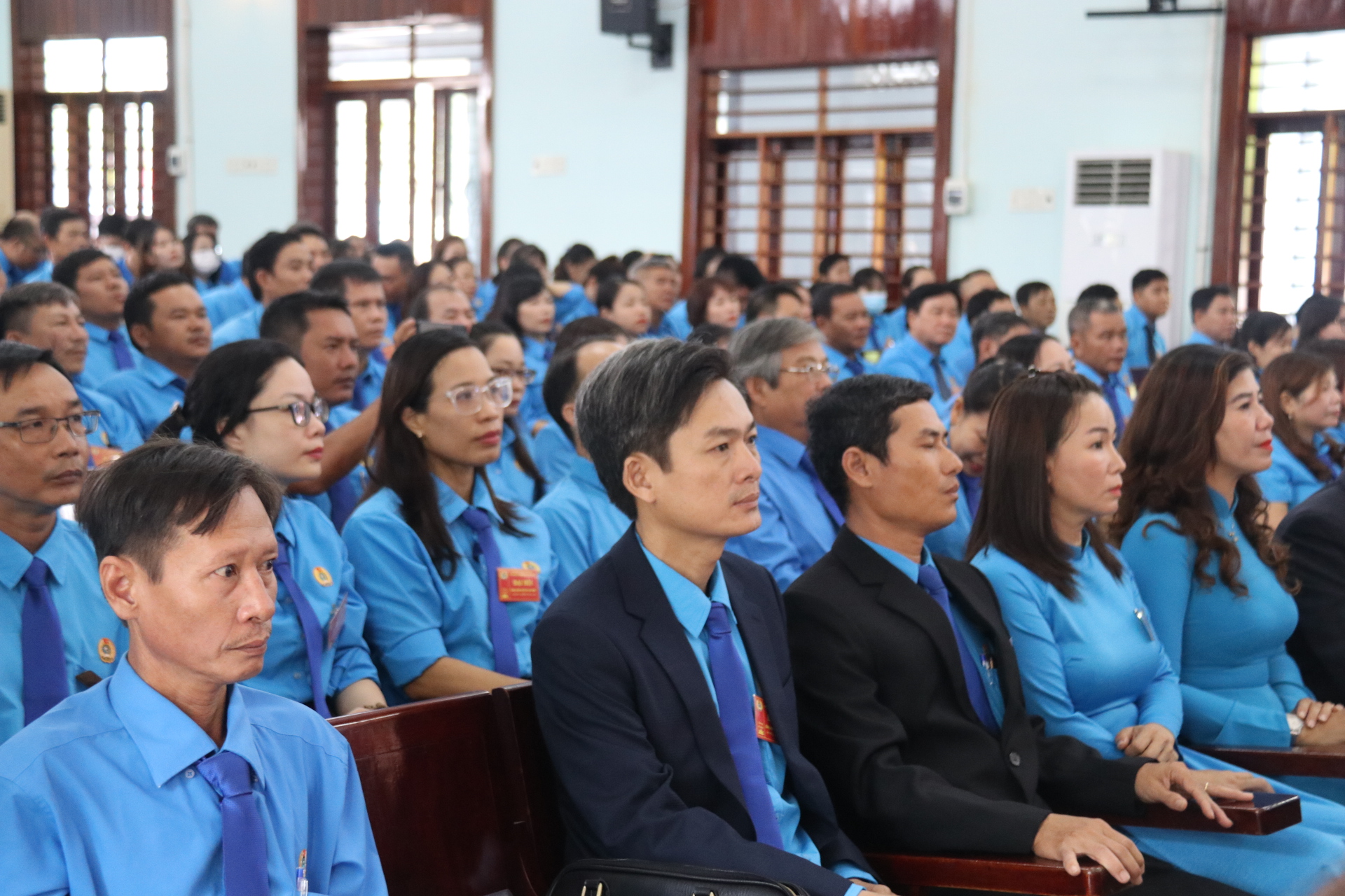 Đại hội Công đoàn huyện Vạn Ninh lần thứ XI đánh giá kết quả đạt được và hạn chế trong nhiệm kì 2018-2023. Ảnh: Phương Linh