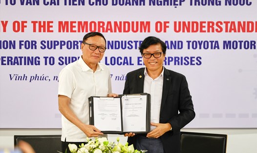Hiệp hội Công nghiệp hỗ trợ Việt Nam (VASI) và Toyota Việt Nam ký kết biên bản ghi nhớ. Ảnh: H.A