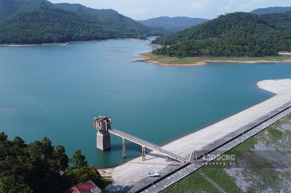 Sau bão số 1, lượng nước tích trữ hồ Yên Lập tính đến ngày 20.7 là 68,859 triệu m3, tăng 19,969 triệu m3 so với tháng 6. 2023. Ảnh: Đoàn Hưng