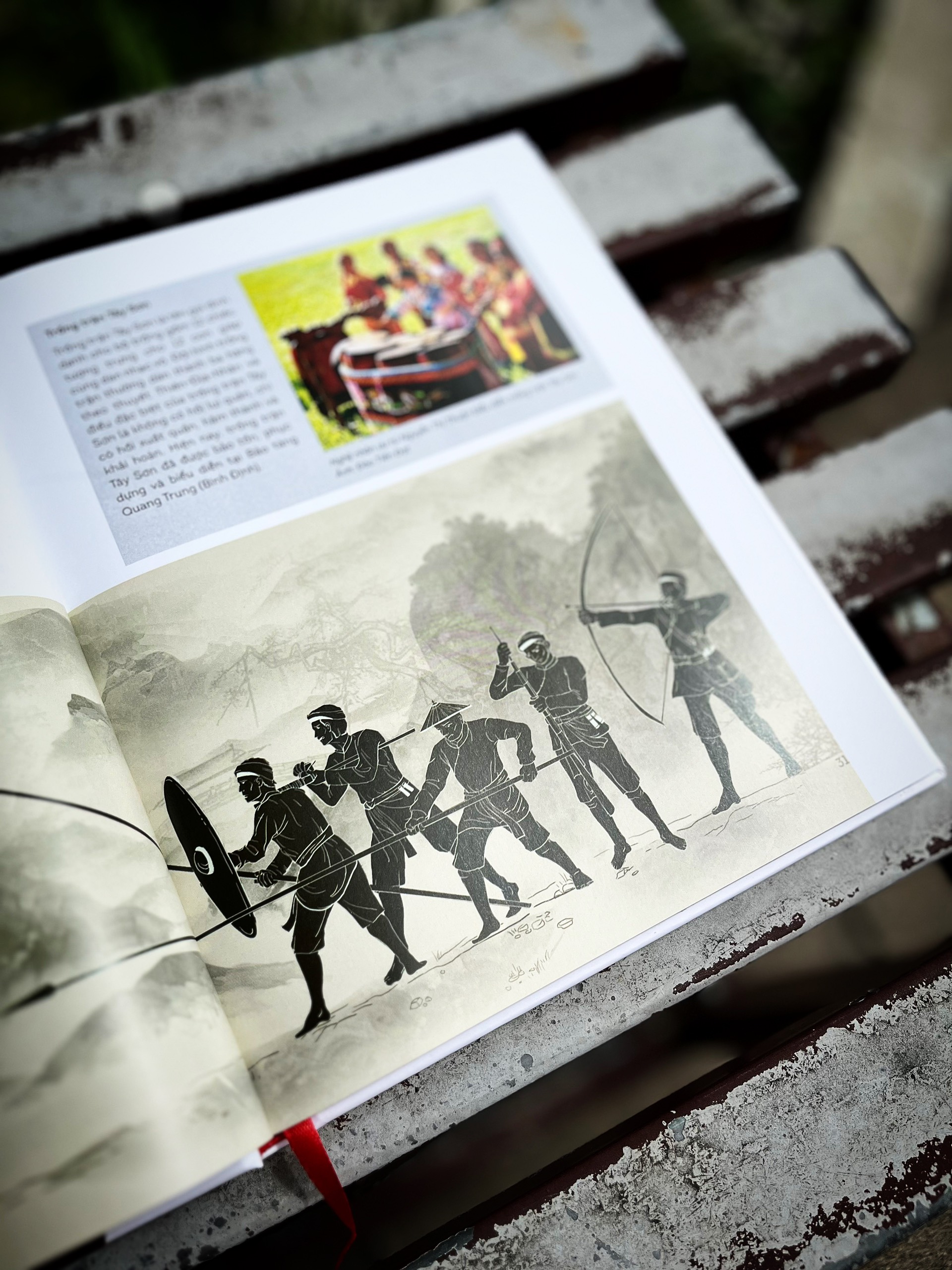 Nội dung được thể hiện bằng hình ảnh trong Cuốn sách “Quân đội Tây Sơn” của tác giả Đào Nguyên Khánh. Ảnh: Nhà xuất bản