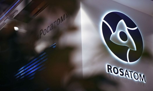 Logo của tập đoàn hạt nhân Nga Rosatom. Ảnh: Sputnik
